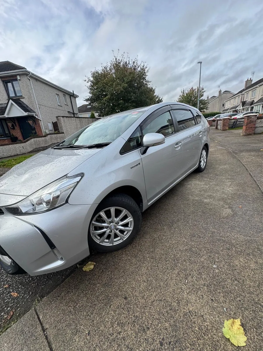 Prius Alfa 7 seater - Image 1