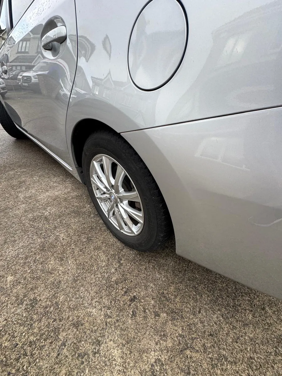 Prius Alfa 7 seater - Image 3