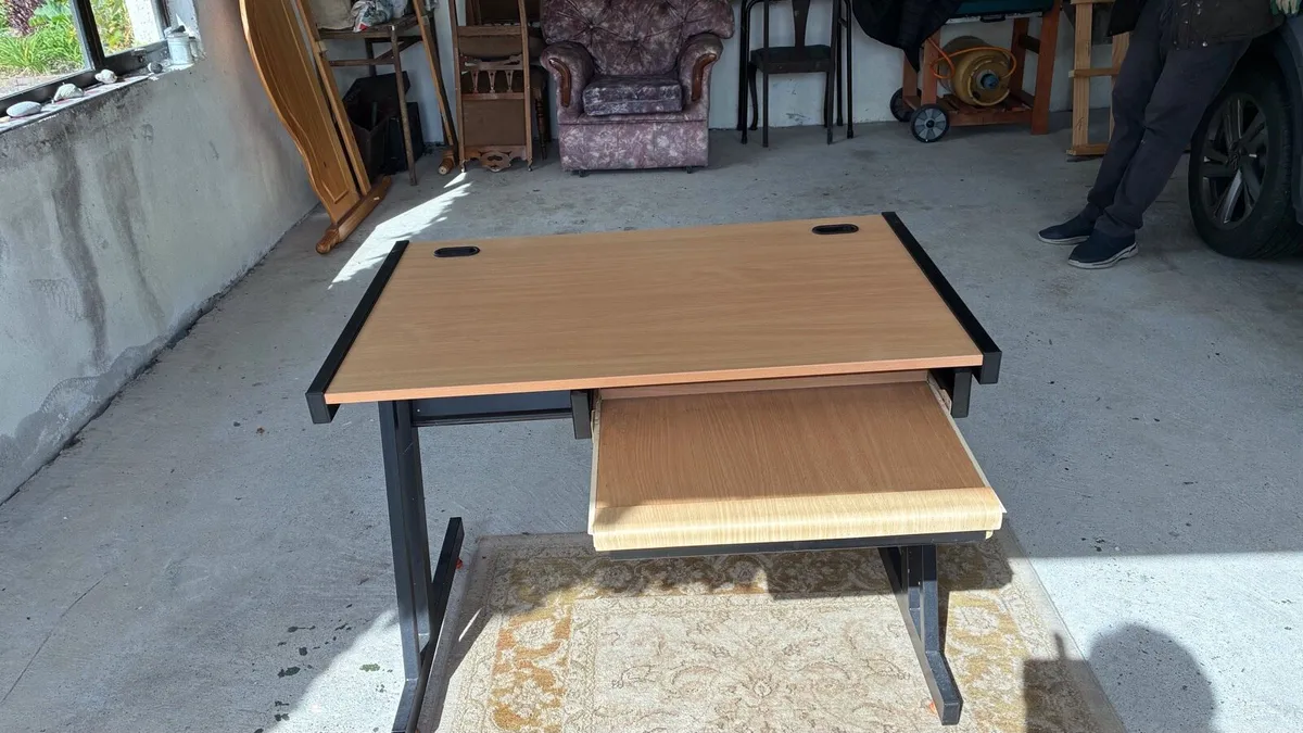 Home/Office Desk - Image 1