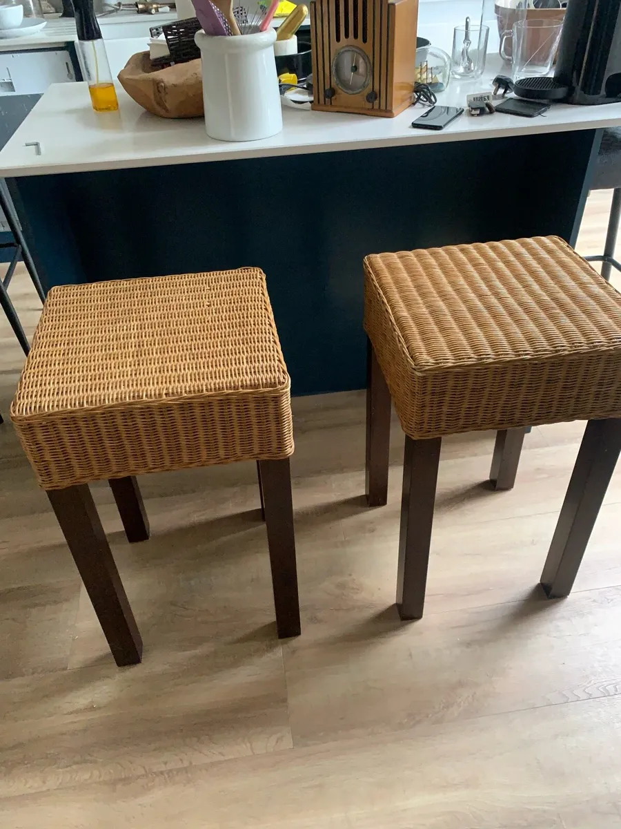 Kitchen bar stools - Image 1