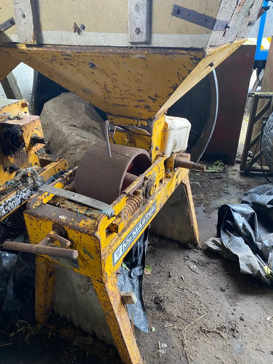 McMaster corn roller