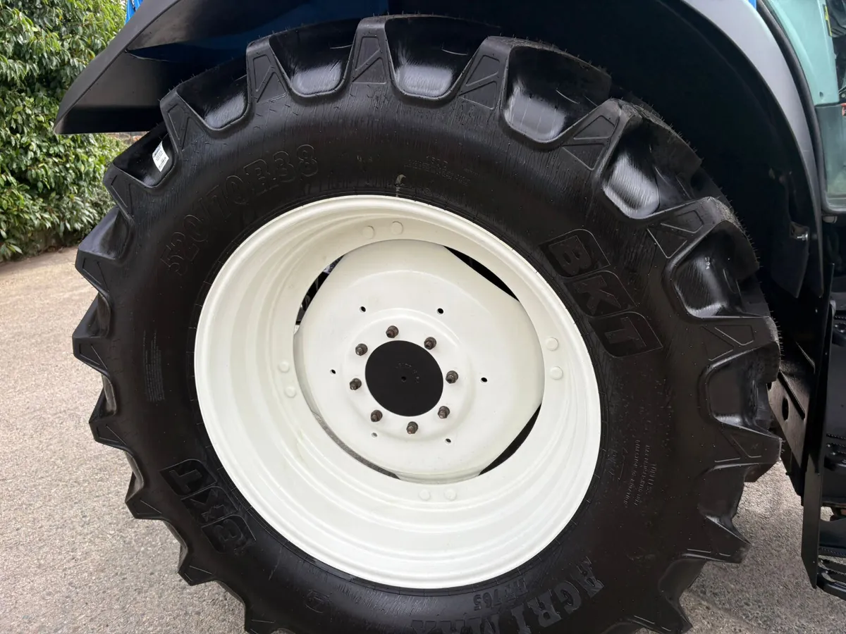 2015 New Holland T6.165 - Image 4