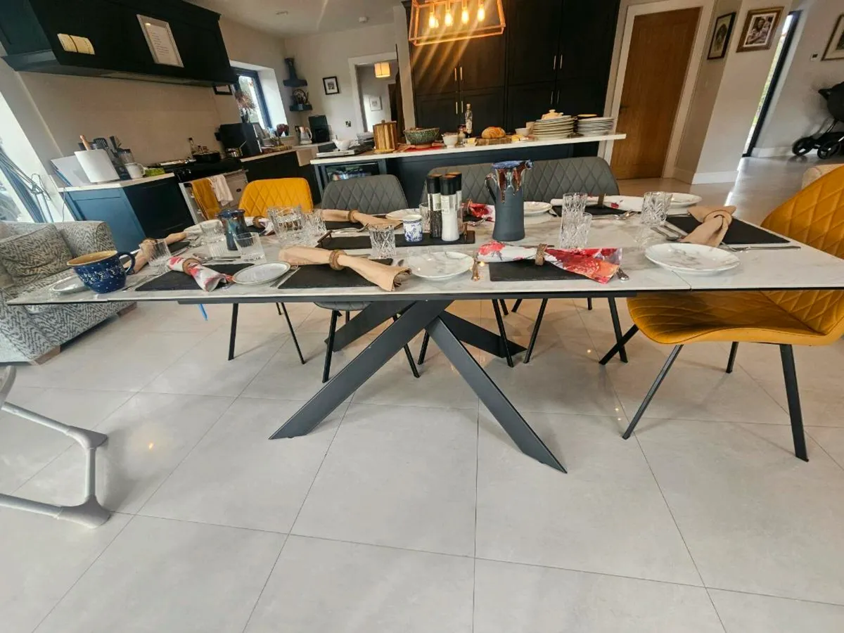 Dinning table - Image 3
