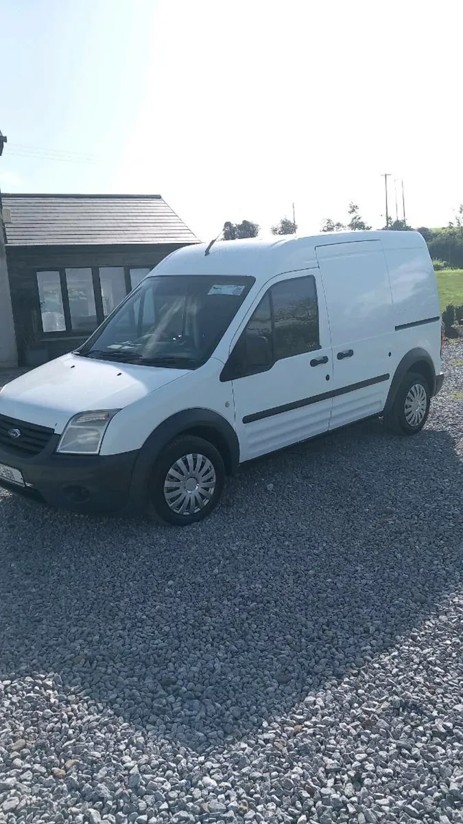 Ford transit connect . TESTED /TAXED TO 07/26 - Image 2