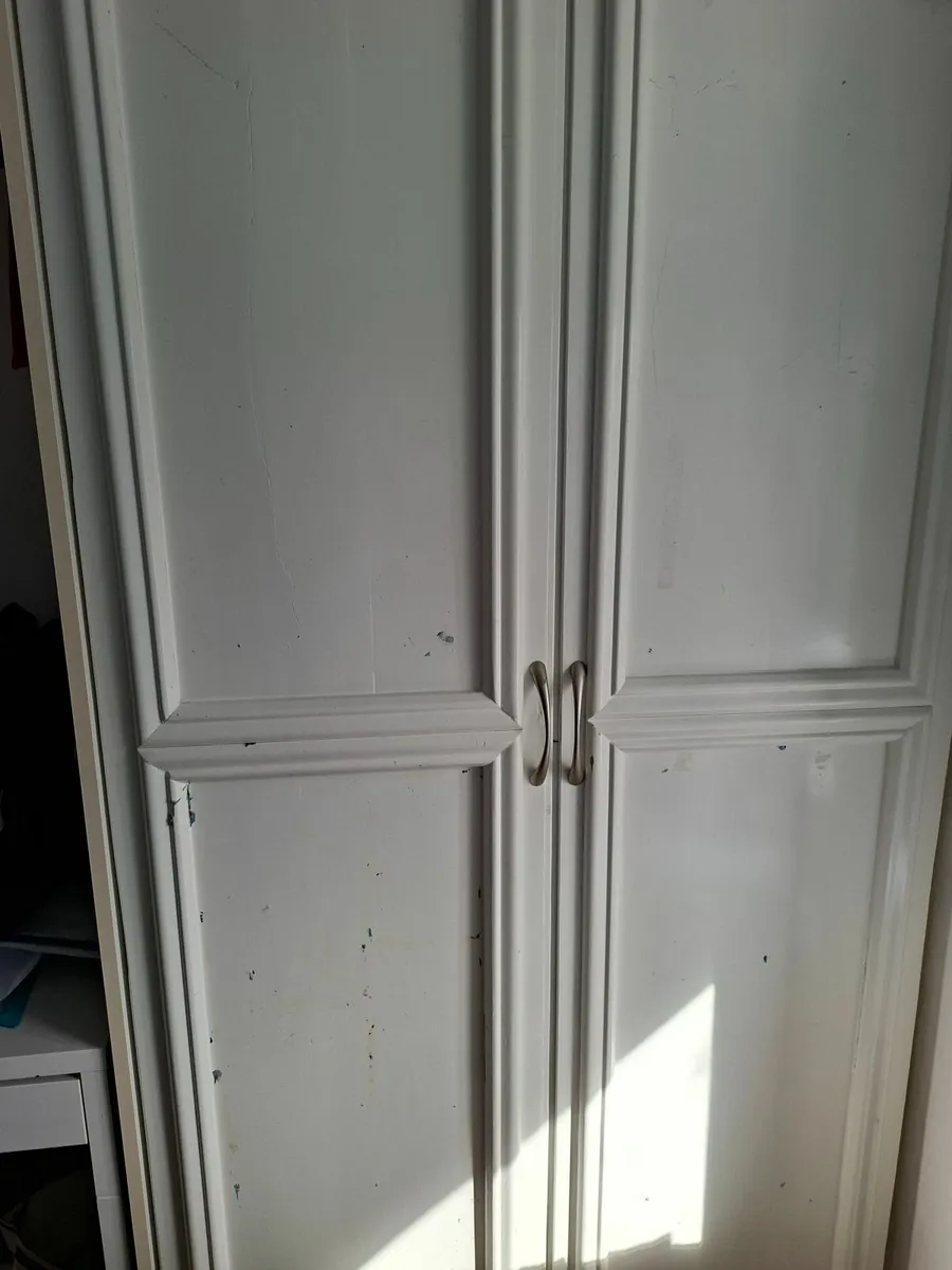 Wardrobe frame - Image 1
