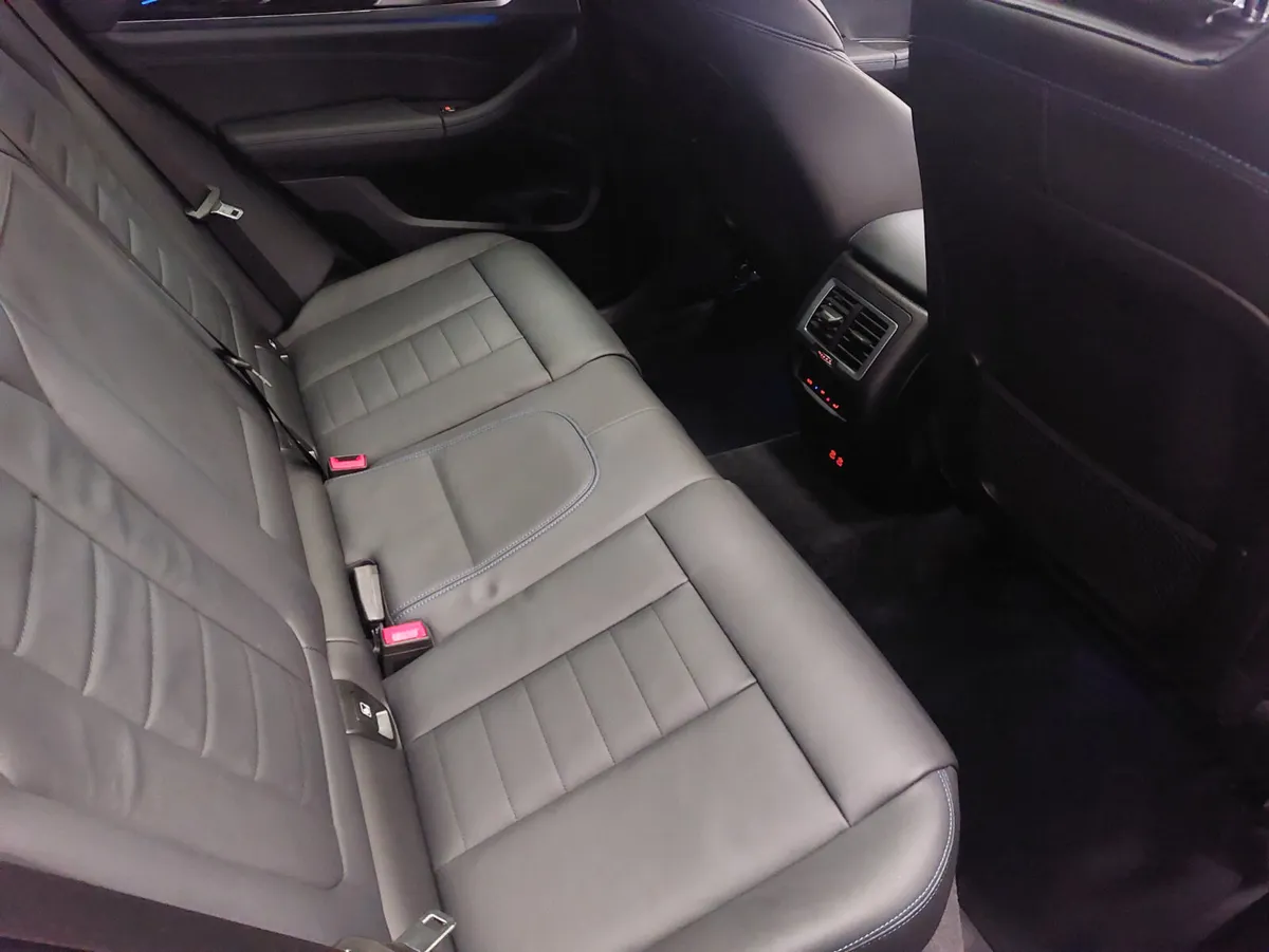 222 iX3 M SPORT ( NEW MODEL ) PANORAMIC  SUNROOF - - Image 4