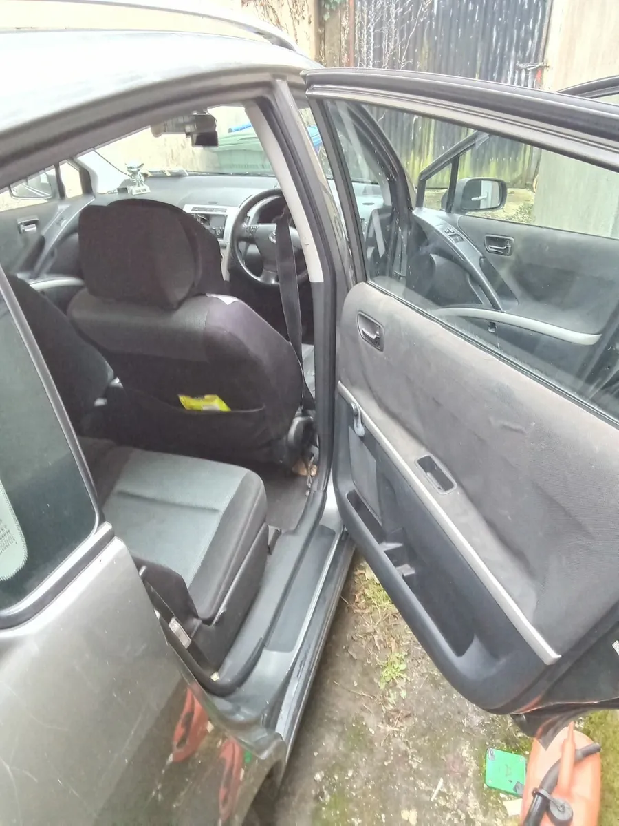 Toyota Corolla 2004 - Image 3
