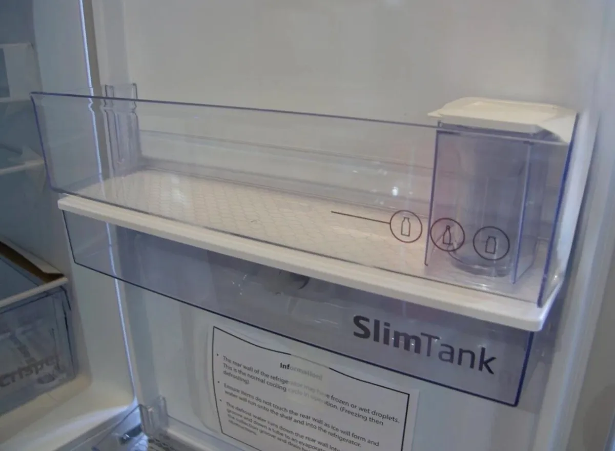 Beko silver fridge freezer 50/50 - Image 3