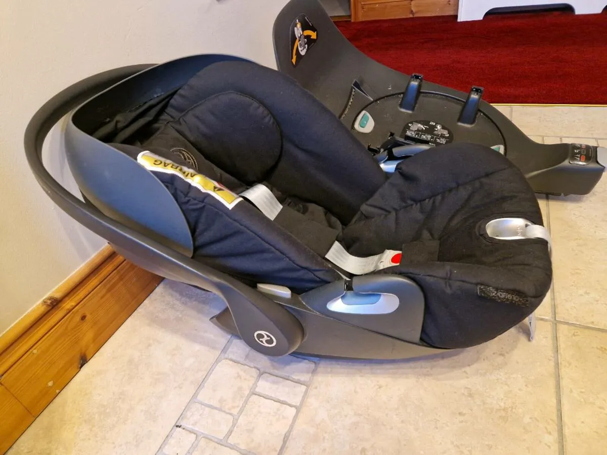 Cybex baby seat and base - Image 3