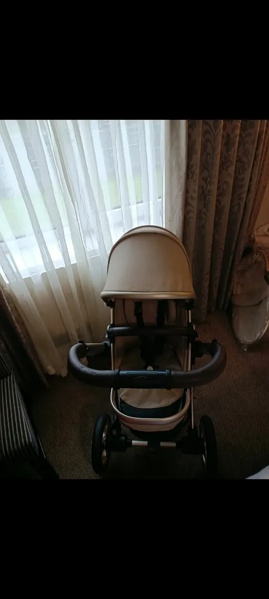 Egg 2 pram - Image 1