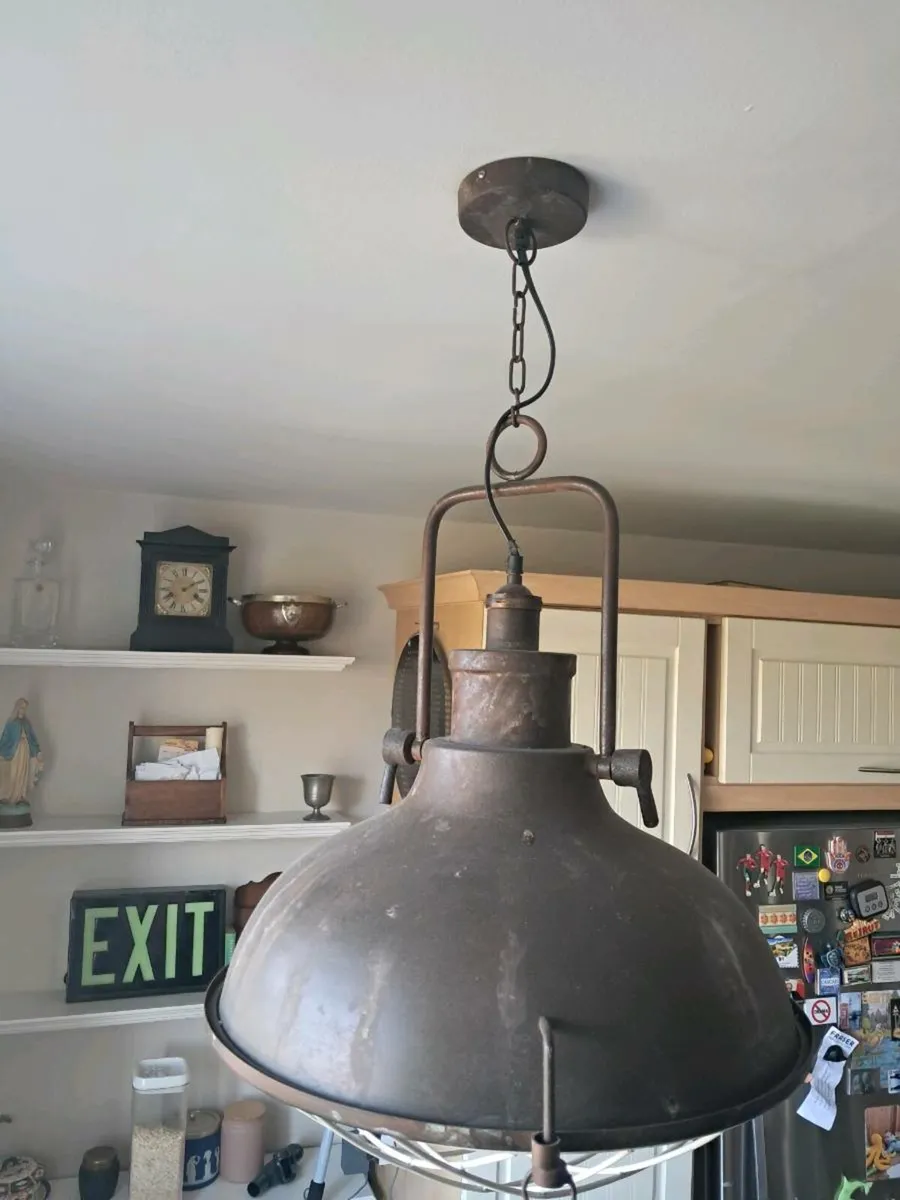 Light fitting - Image 3