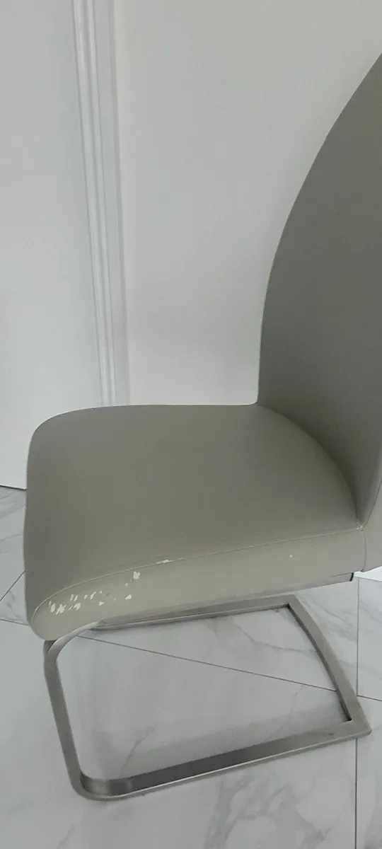 Modern grey dining room table & 6 chairs - Image 3