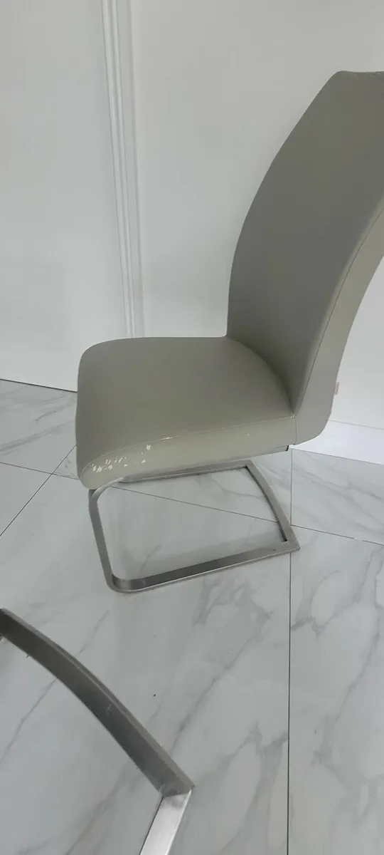 Modern grey dining room table & 6 chairs - Image 4