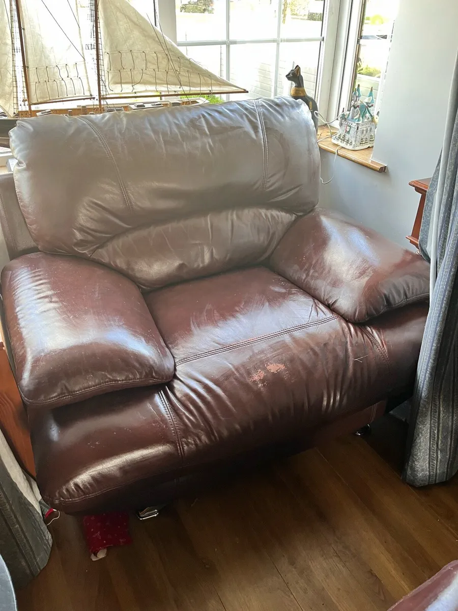 Leather Airchair - Image 3