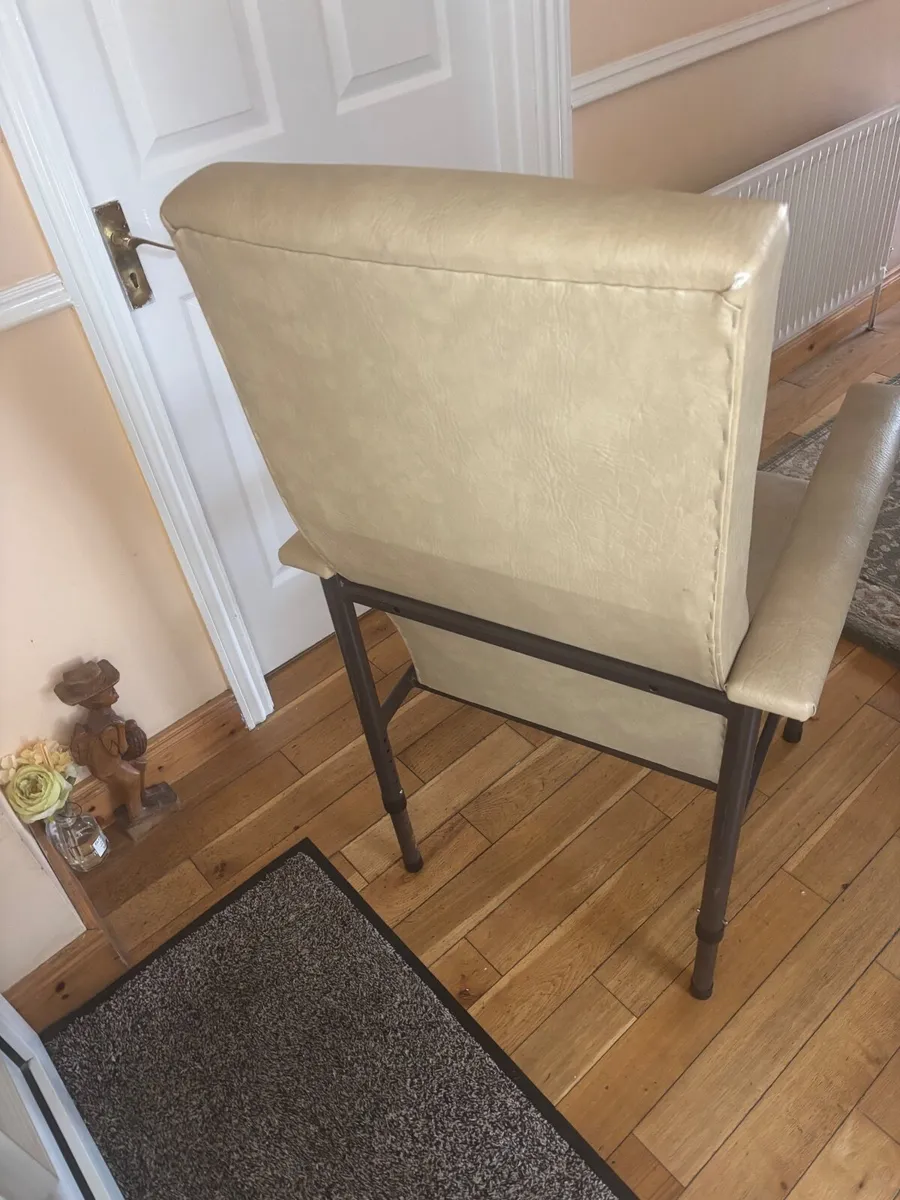 Orthopaedic chair - Image 4