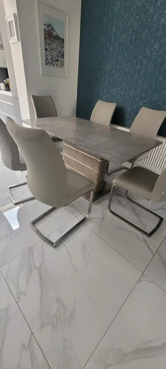 Modern grey dining room table & 6 chairs - Image 1