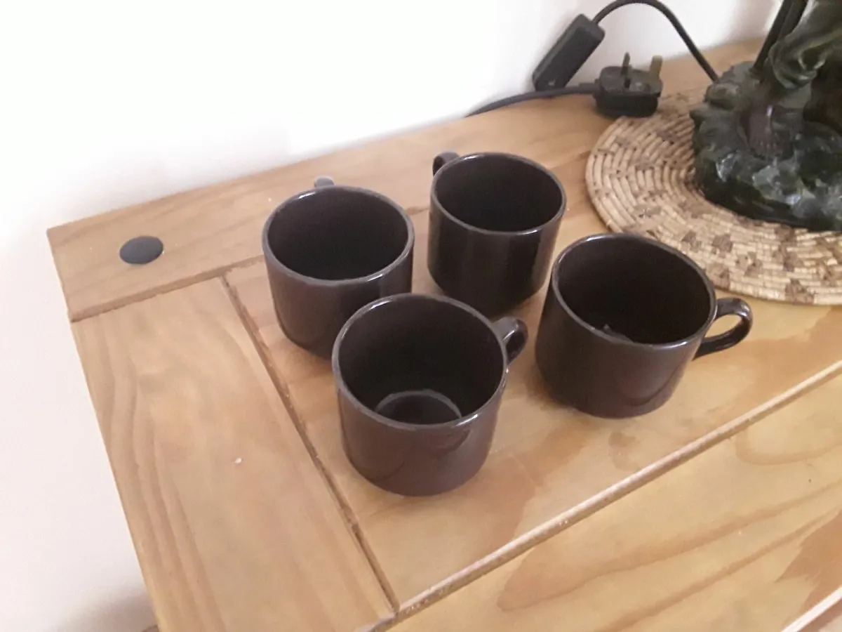 4  brown coffee cups - Image 1