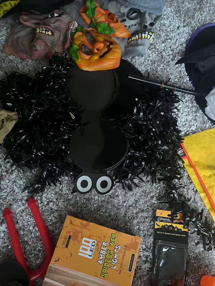Halloween stuff - Image 1