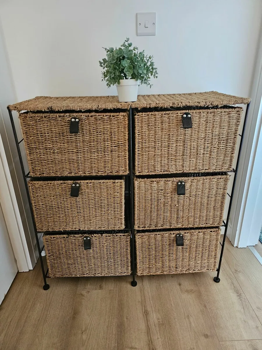 Storage unit with drawers - Image 1
