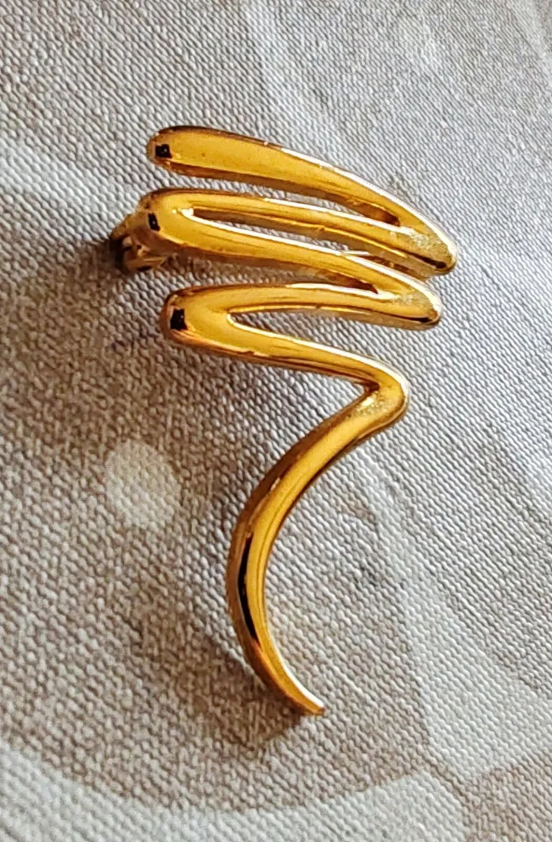 Retro brooch - Image 1