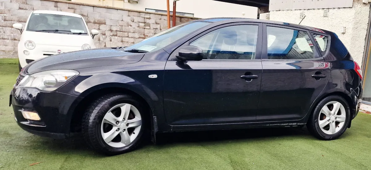 Kia Ceed TX 1.6CRD 6SP MANUAL LOW KM - Image 2