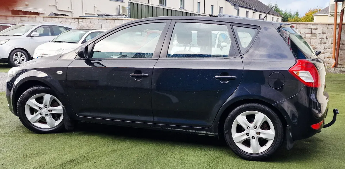 Kia Ceed TX 1.6CRD 6SP MANUAL LOW KM - Image 3