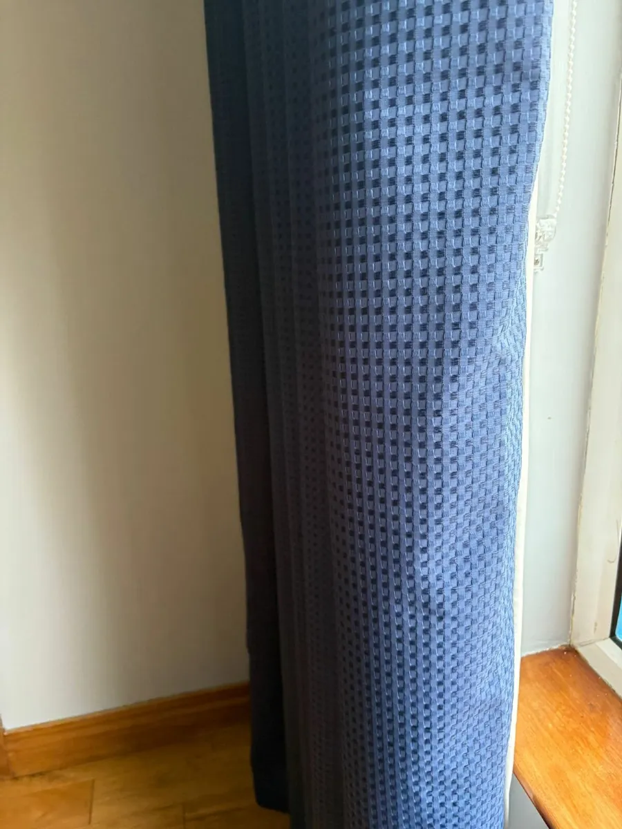 Curtains & Curtain pole - Image 1