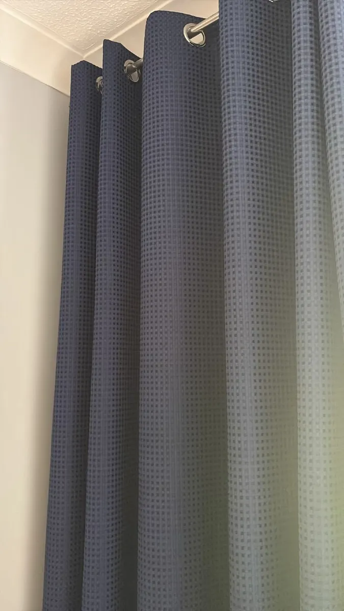 Curtains & Curtain pole - Image 4