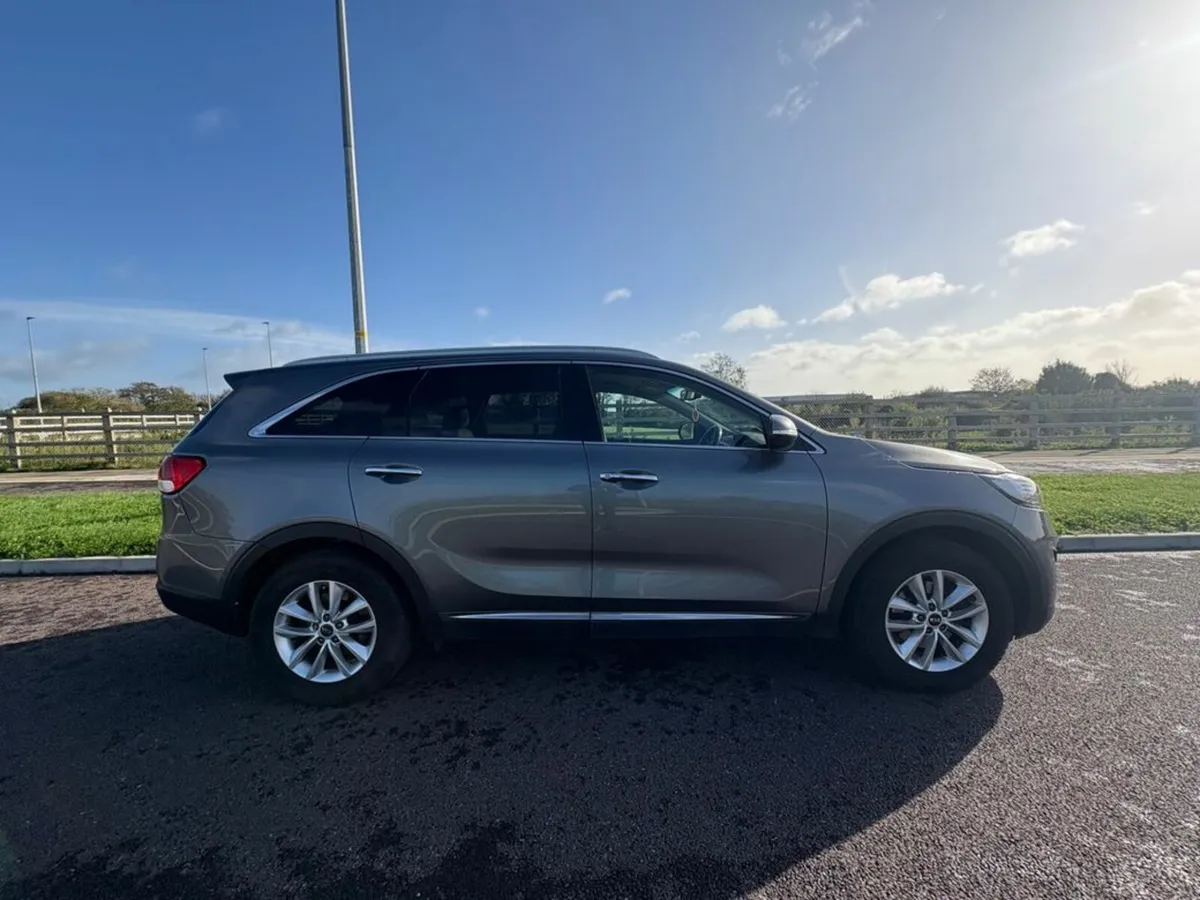 Kia Sorento 7seater 2.2d massive spec, - Image 2