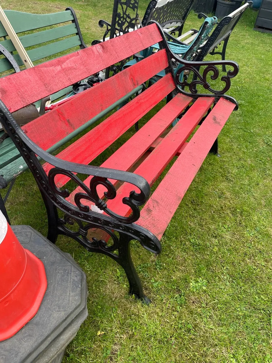Cast iron garden bench - Image 1