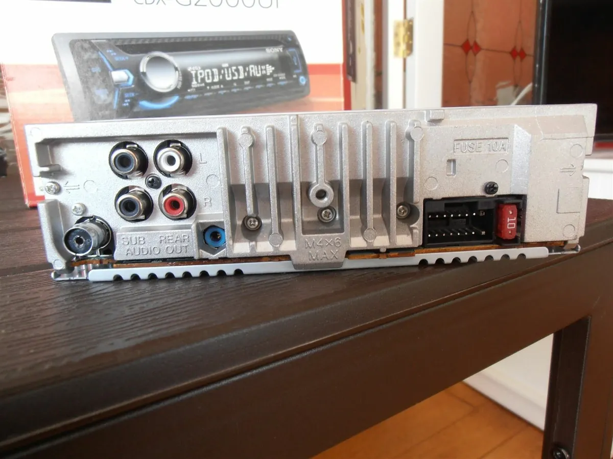 Car Radio/CD Player - Image 3