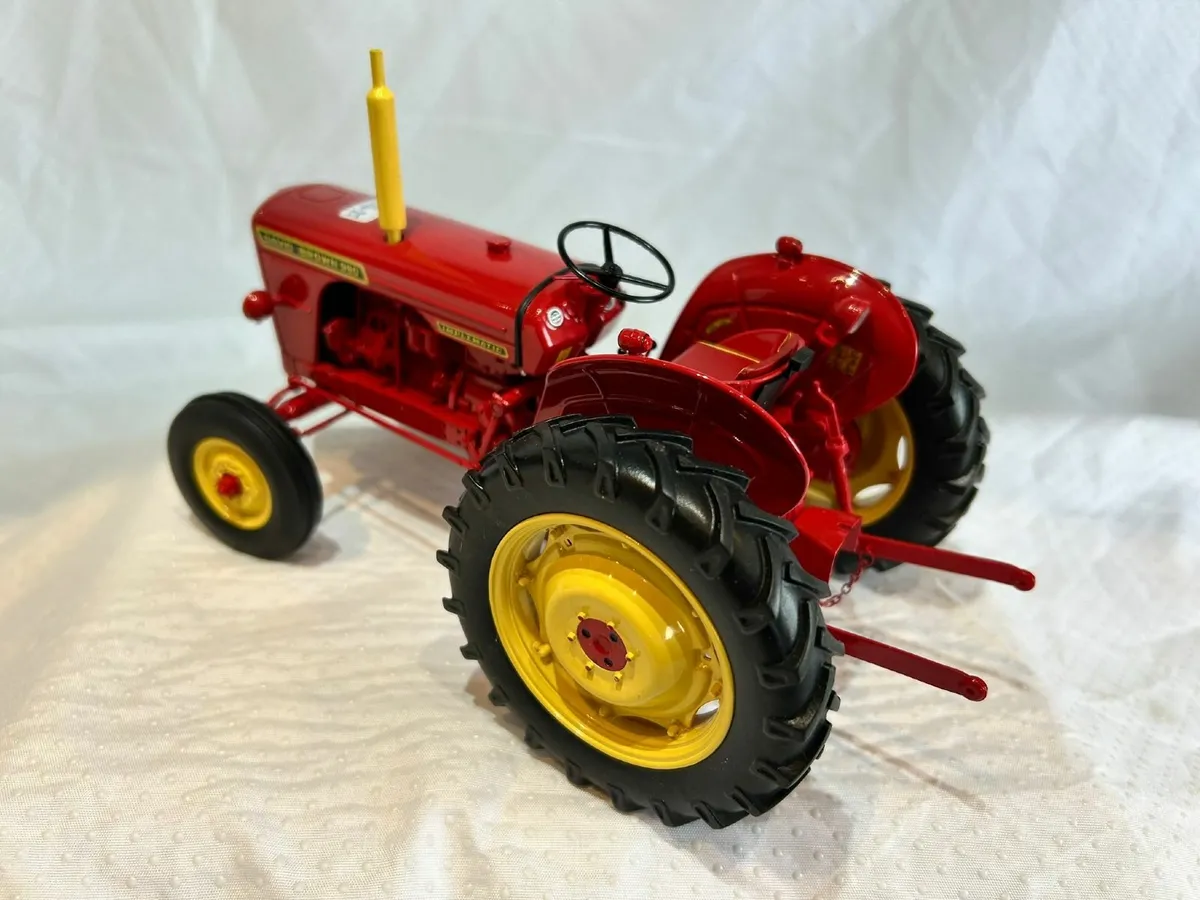 Model tractors - Image 4