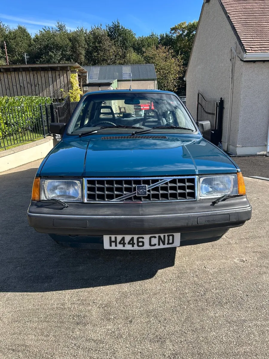 1990 Volvo 340 gl - Image 4