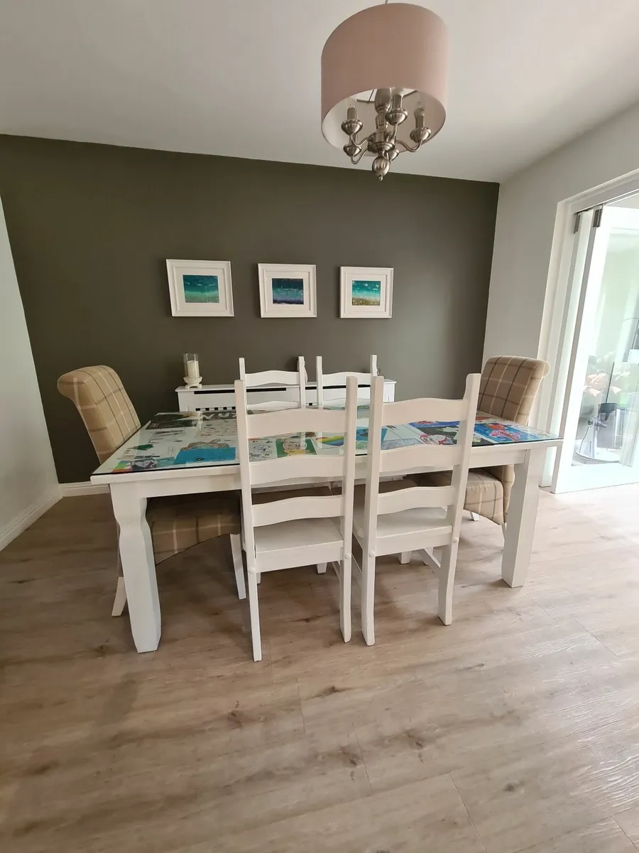 Dining table and chairs - Image 1