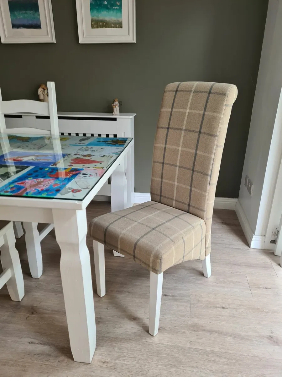 Dining table and chairs - Image 3