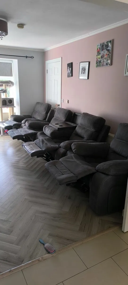 2 single seater recliner and 1 recliner couch - Image 3