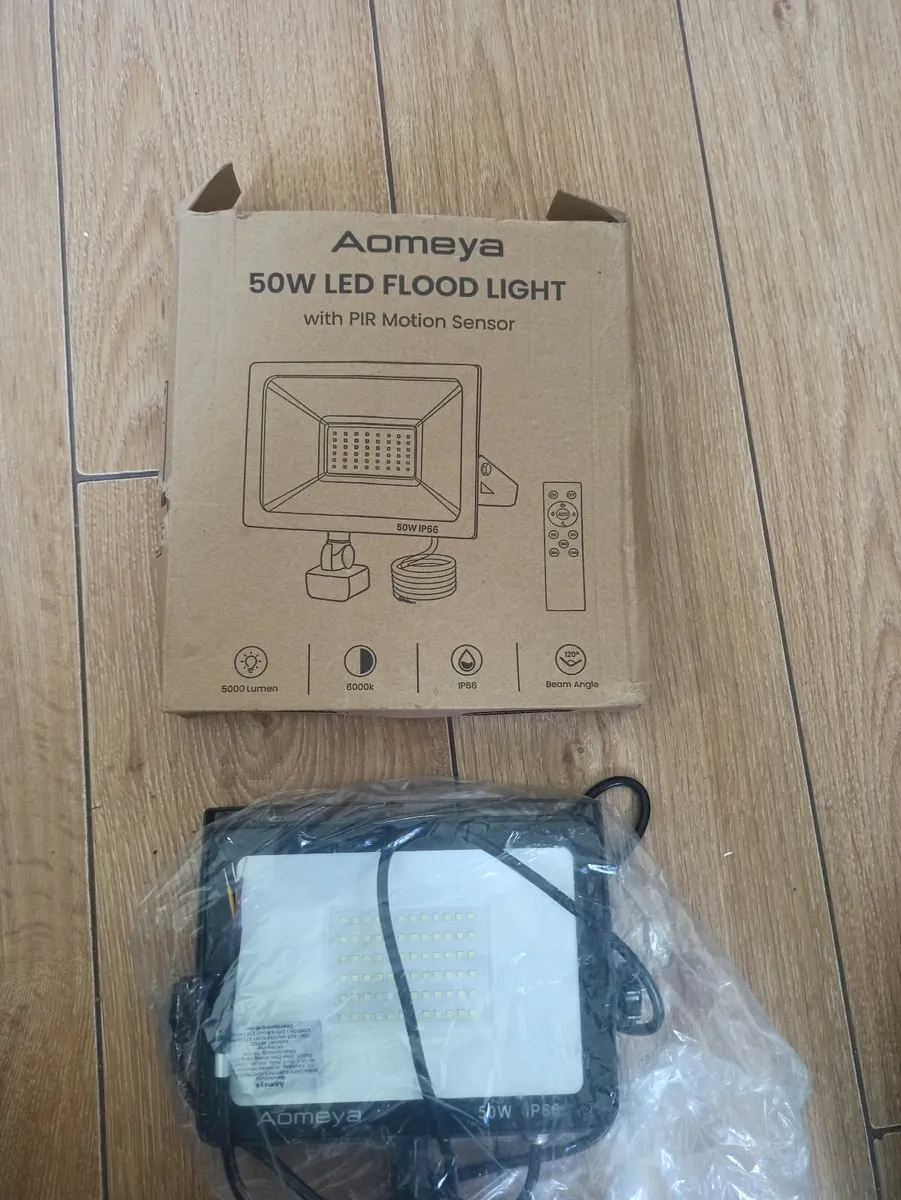 Aomeya Motion Sensor Outdoor Security Light - Image 2