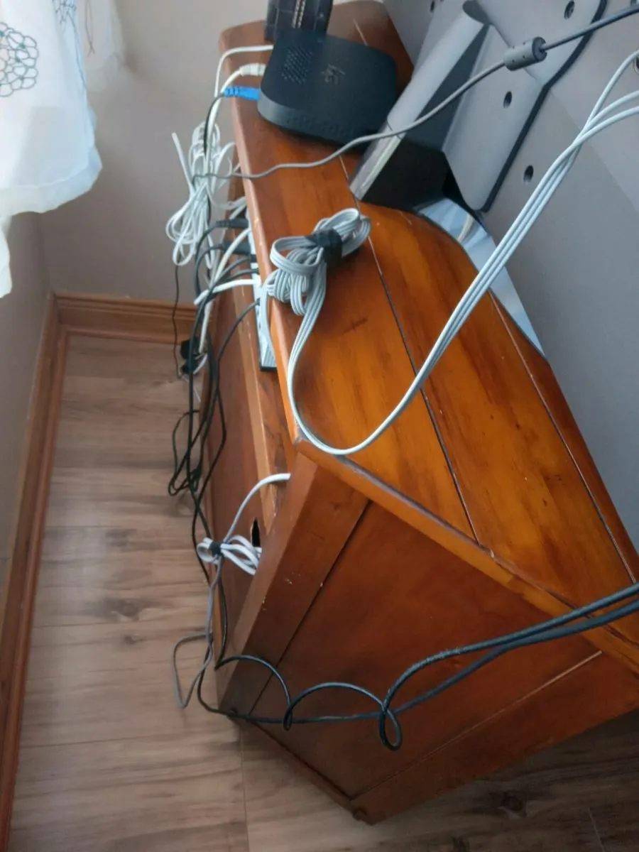 TV Unit - Image 4