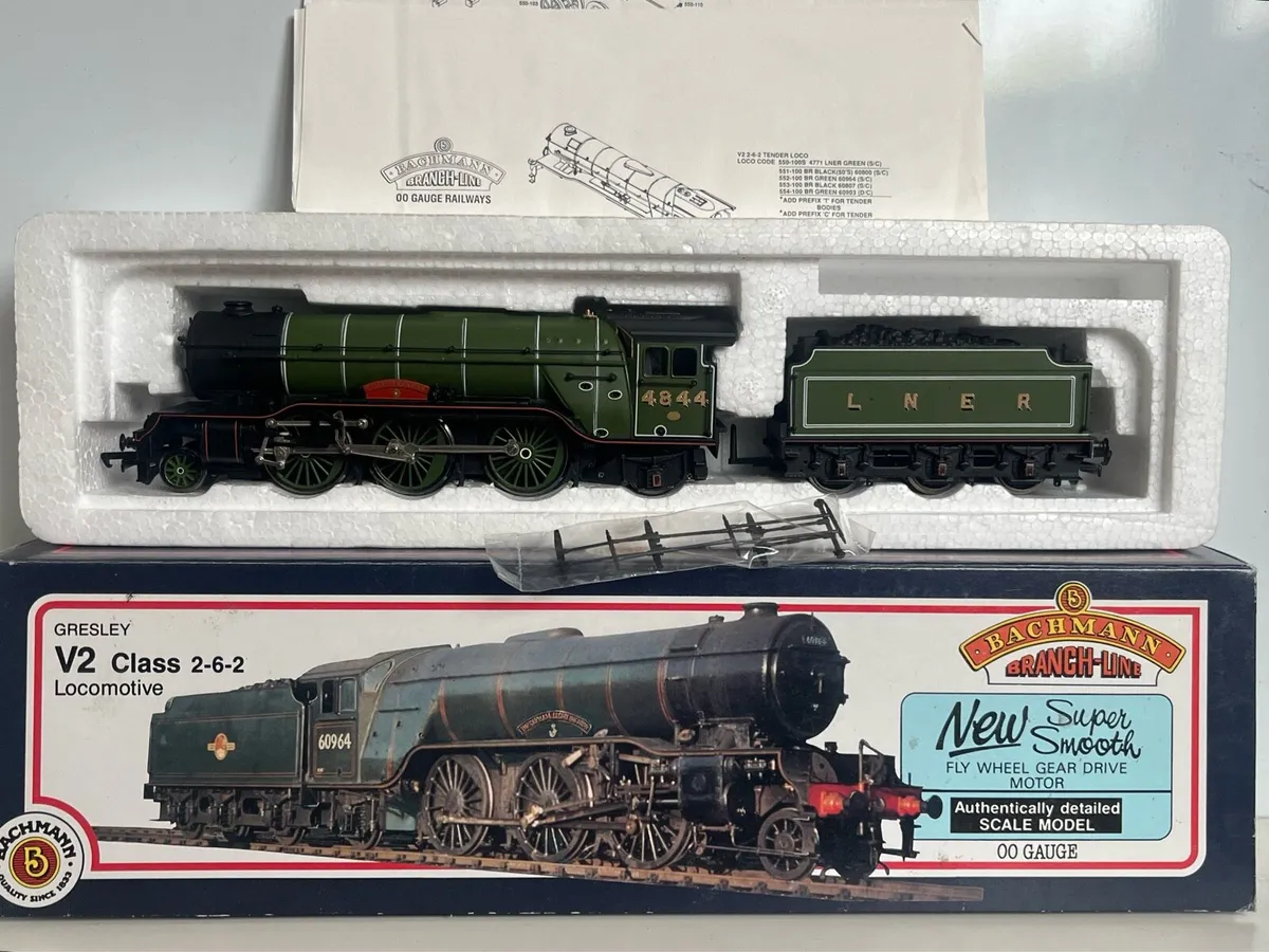 Bachmann LNER 4-6-2 Model Railways Steam Engine - Image 1