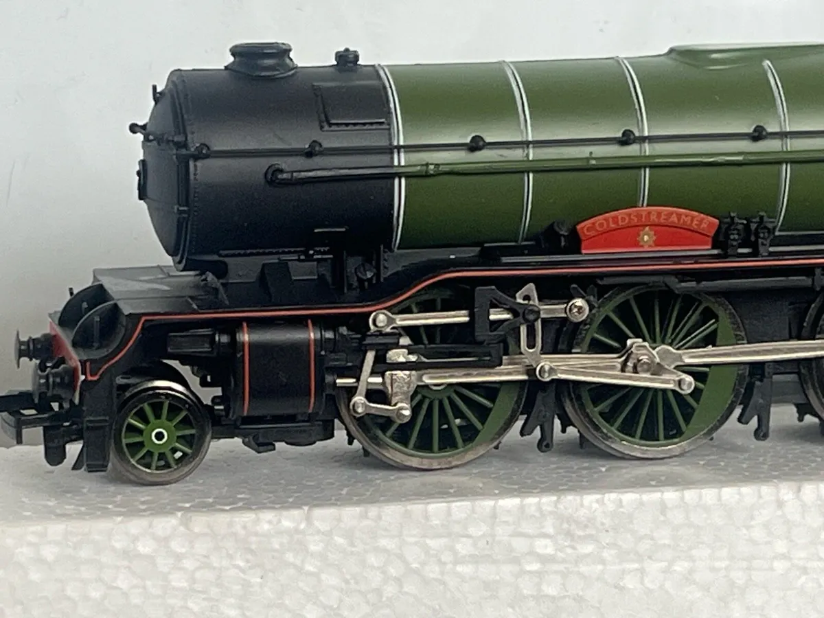 Bachmann LNER 4-6-2 Model Railways Steam Engine - Image 3