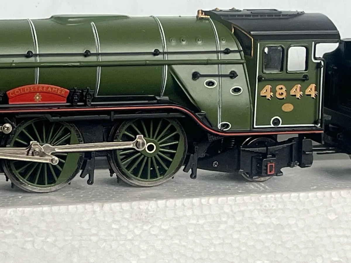 Bachmann LNER 4-6-2 Model Railways Steam Engine - Image 4