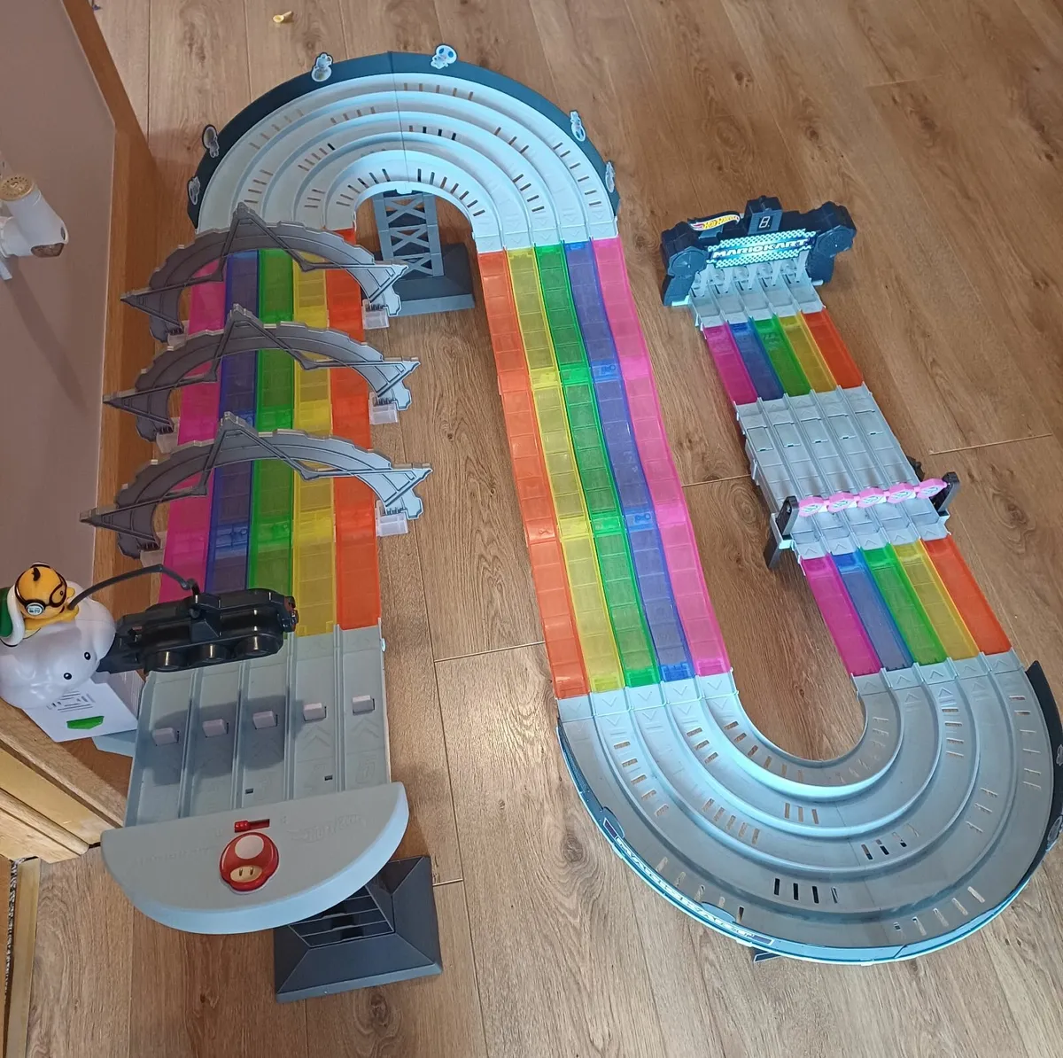 Hot wheels Mario Kart race track - Image 3