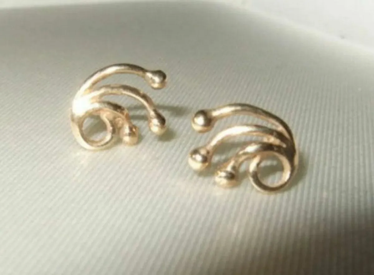 Vintage 9ct Gold Earrings - Image 1