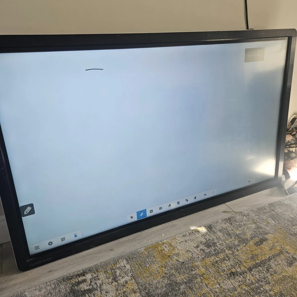 Smart board touch screen - Image 1