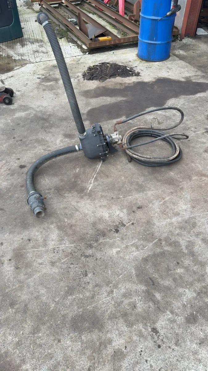 Sprayer hydraulic fast fill transfer pump - Image 1