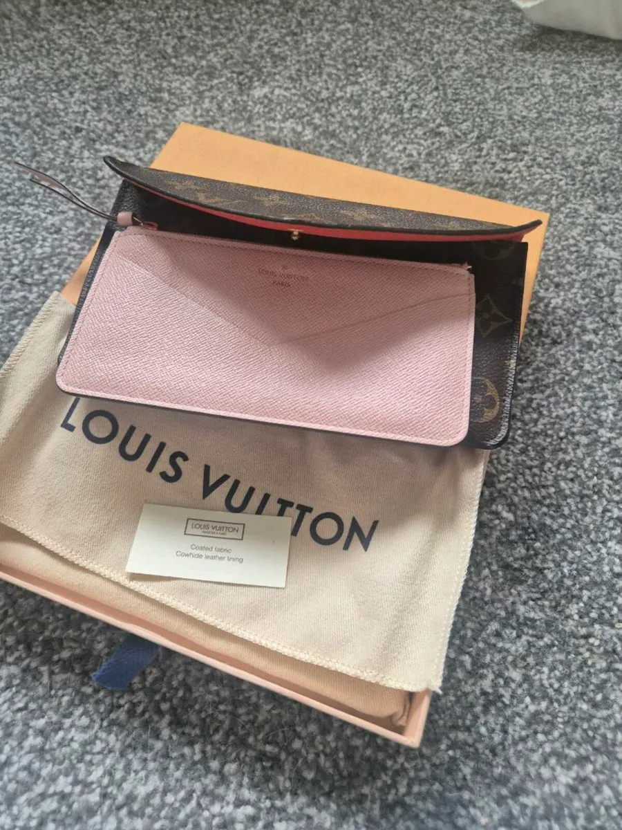 Louis Vuitton - Image 3