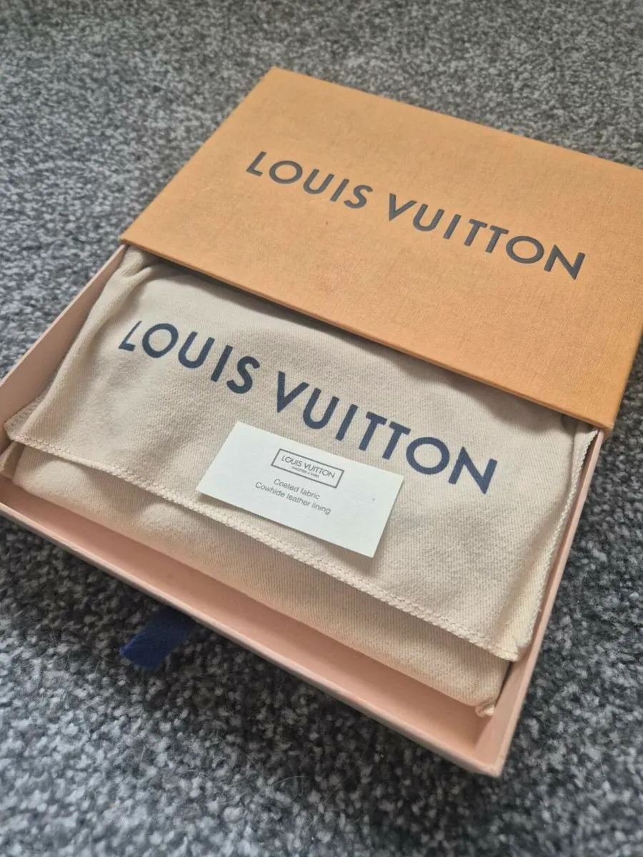 Louis Vuitton - Image 4
