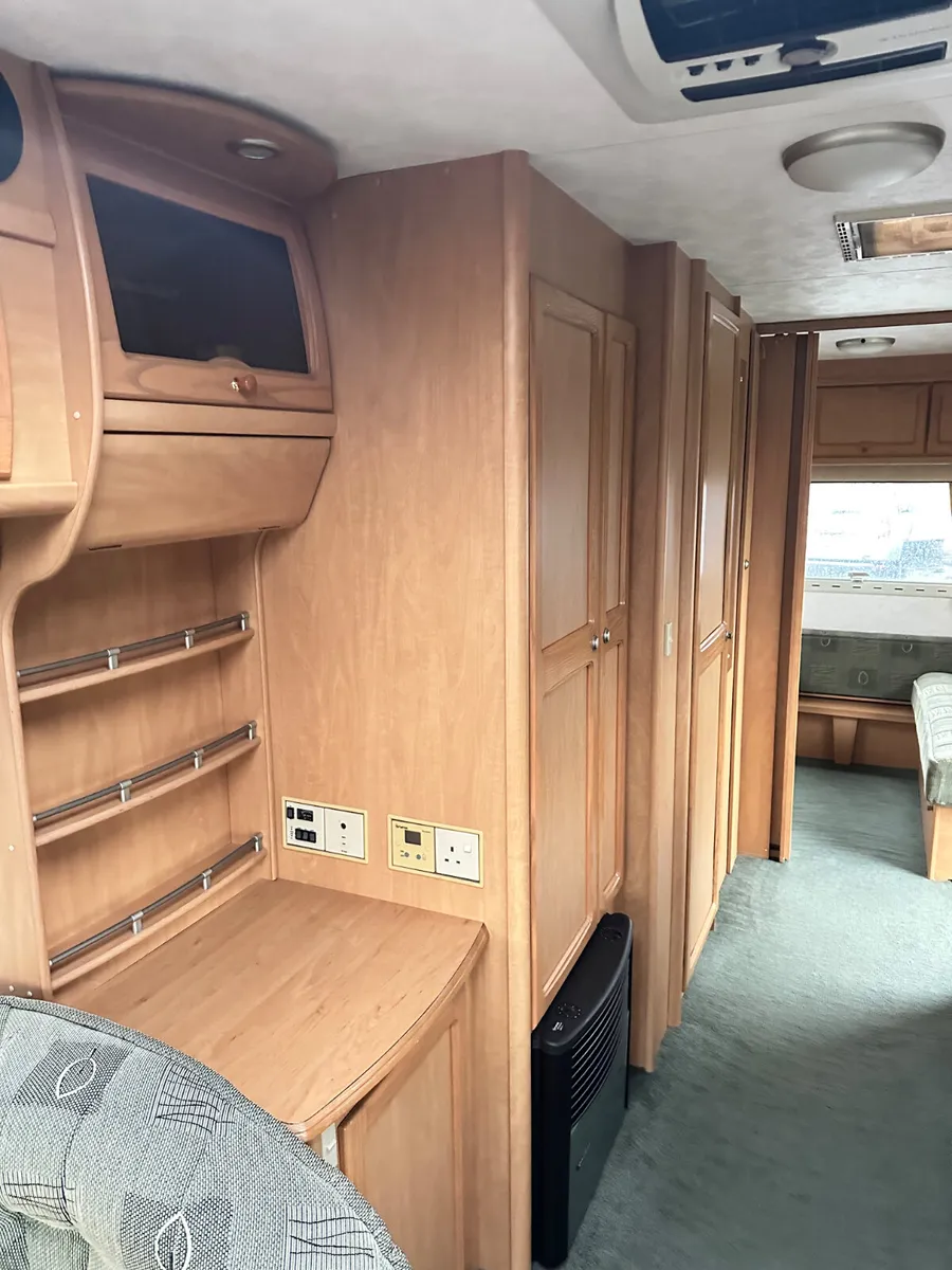 ✨STUNNING COACHMAN LASER 590- 5 BERTH✨ - Image 4