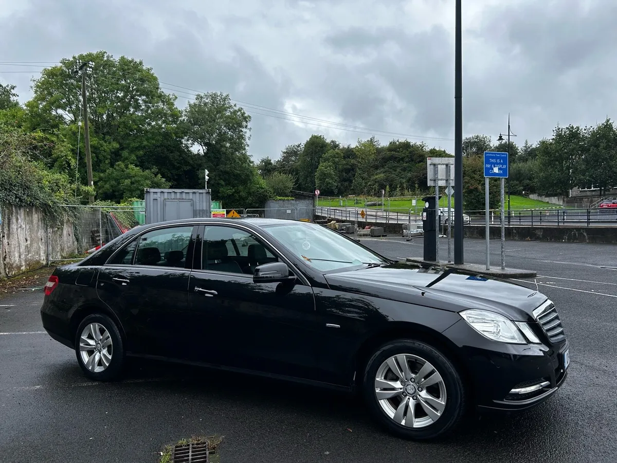 12 Mercedes E Class Automatic Only 75,000 Miles - Image 4