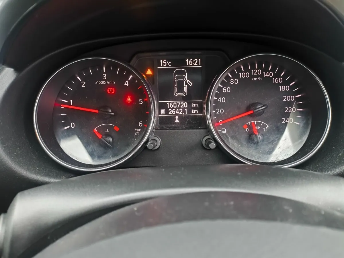 Nissan Qashqai 2011 - Image 4